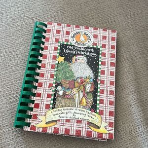 Gooseberry Patch Old Fashioned Country Christmas Cookbook